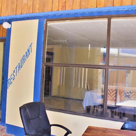 P Wake Guesthouse Opuwo Экстерьер фото